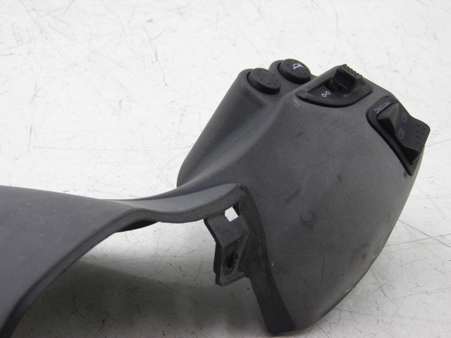 photo de COUVRE GUIDON COMMODO PIAGGIO X8 STREET 125 (2006 - 2007)
