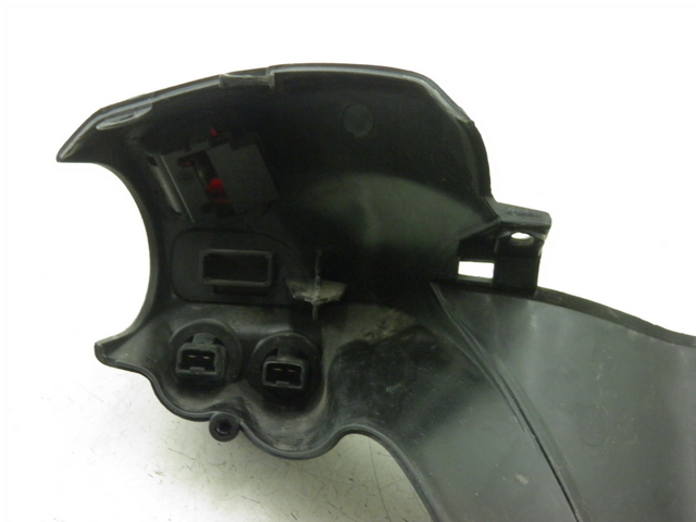 photo de COPERCHIO MANUBRIO COMANDI PIAGGIO XEVO 400 (2007) - Dettagli dei punti di fissaggio