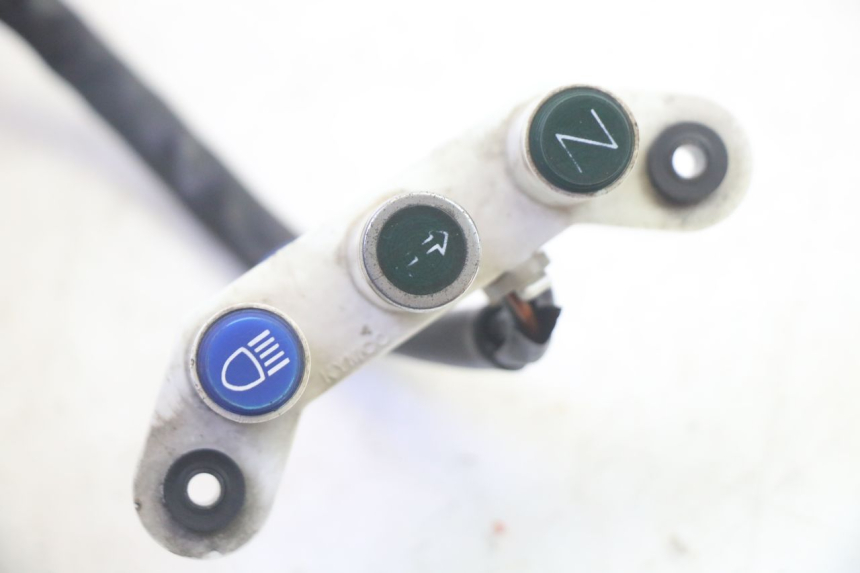 photo de COPRIMANUBRIO COMMUTATORE KYMCO ZING 125 (1997 - 2003) - Dettaglio del componente