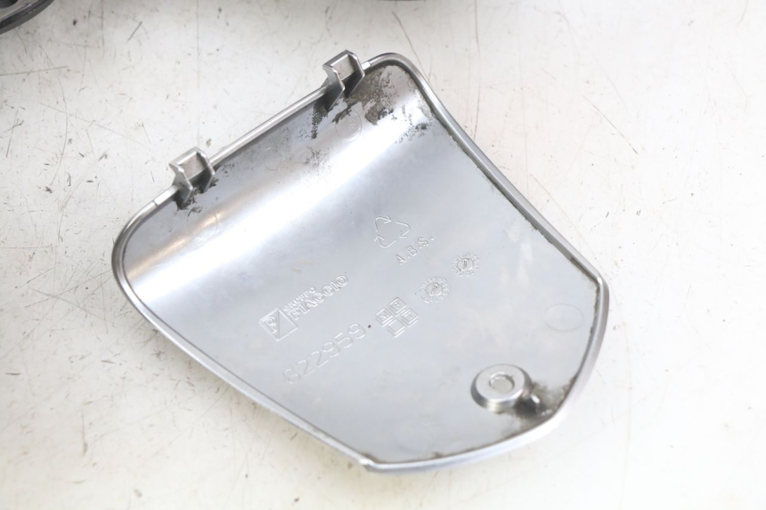 photo de COPRI MANUBRIO PIAGGIO MP3 LT 400 (2007 - 2012)