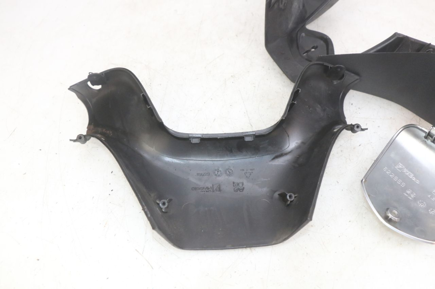 photo de COPRI MANUBRIO PIAGGIO MP3 LT 400 (2007 - 2012)