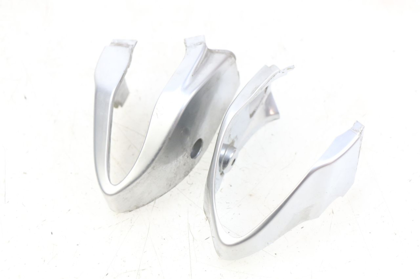 photo de COPRI MANUBRIO PIAGGIO VESPA PRIMAVERA 2T 50 (2013 - 2018)