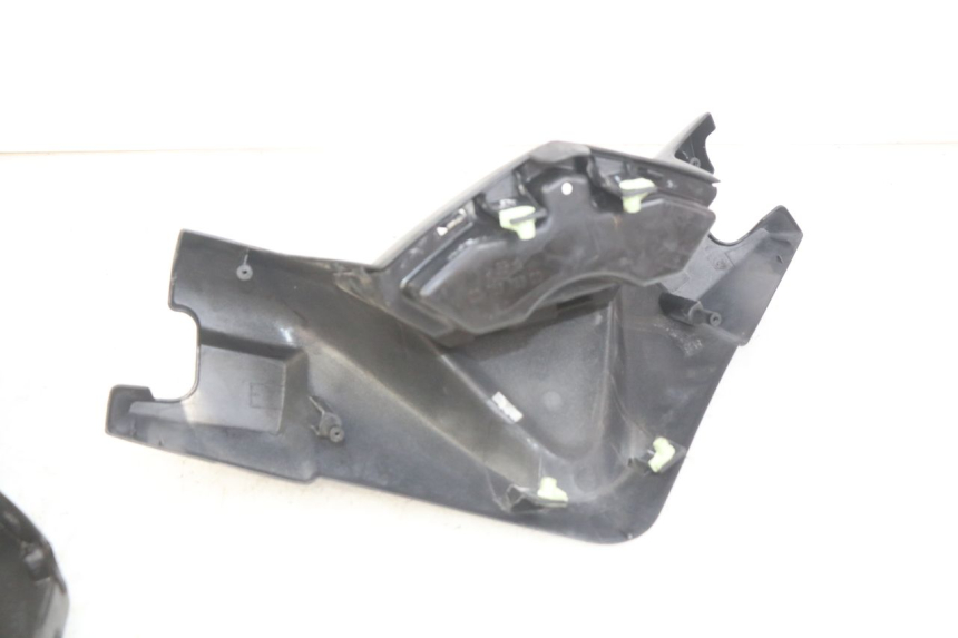 photo de COUVRE MANUBRIO PEUGEOT SATELIS 125 (2006 - 2009)