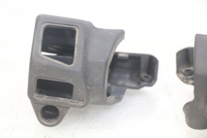 photo de COUVRE MANUBRIO APRILIA SCARABEO LIGHT 125 (2007 - 2011)