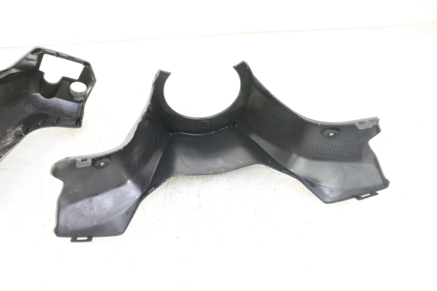 photo de COUVRE MANUBRIO SUZUKI BURGMAN 125 (2007 - 2014)