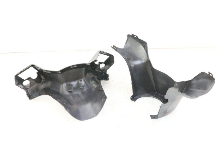 photo de COUVRE MANUBRIO SUZUKI BURGMAN 125 (2007 - 2014)