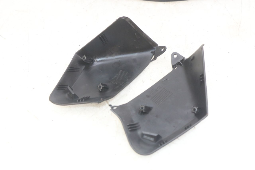 photo de COUVRE MANUBRIO YAMAHA X-MAX XMAX 250 (2006 - 2009)