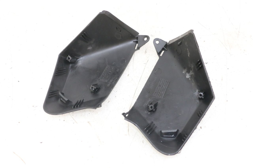 photo de COUVRE MANUBRIO YAMAHA X-MAX XMAX 250 (2006 - 2009)