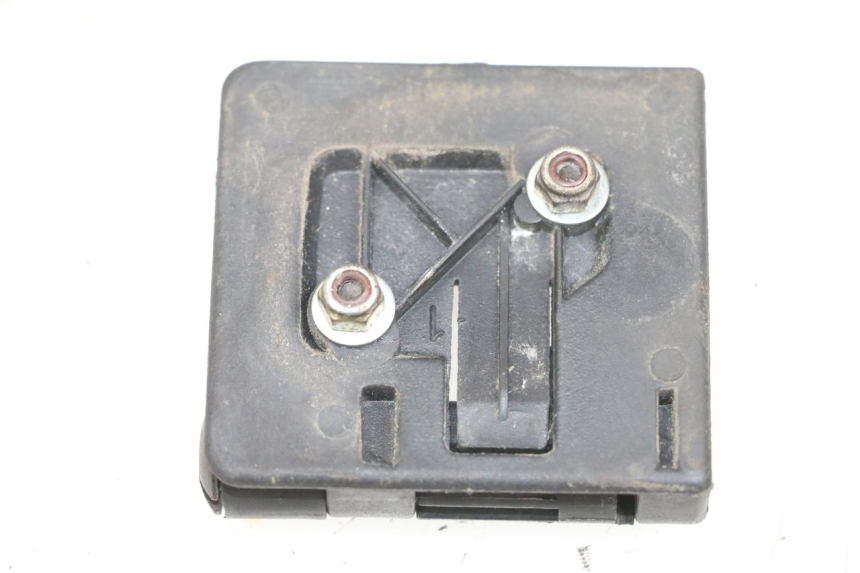 photo de GANCIO PORTAPACCHI PEUGEOT VIVACITY 100 (1999 - 2008) - Dettaglio del componente