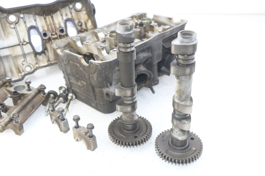 photo de TESTATA ANTERIORE HONDA VFR FI RC46 800 (1998 - 2001)