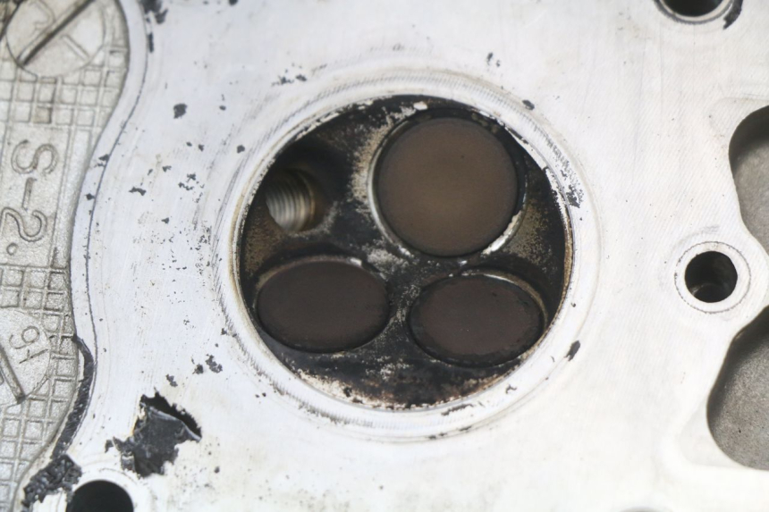 photo de TESTATA ANTERIORE SUZUKI VL INTRUDER 125 (2004 - 2007)