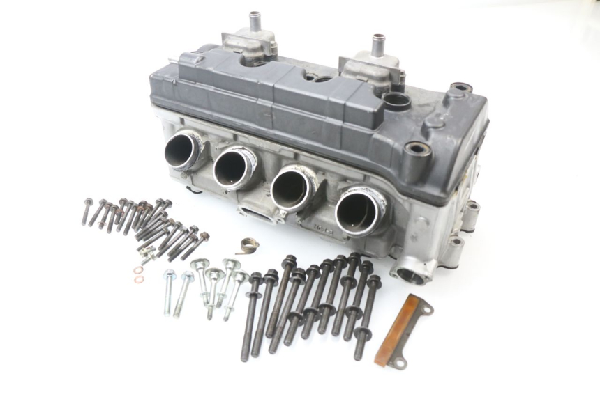 photo de Testata HONDA CBR 929 RR FIREBLADE 900 (2000 - 2001) - Caratteristiche distintive