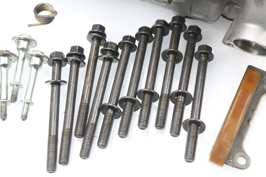 photo de Testata HONDA CBR 929 RR FIREBLADE 900 (2000 - 2001) - Ispezione visiva dettagliata