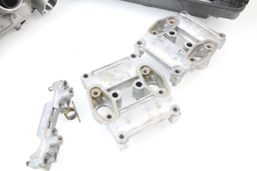 photo de Testata HONDA CBR 929 RR FIREBLADE 900 (2000 - 2001) - Zoom qualità usato