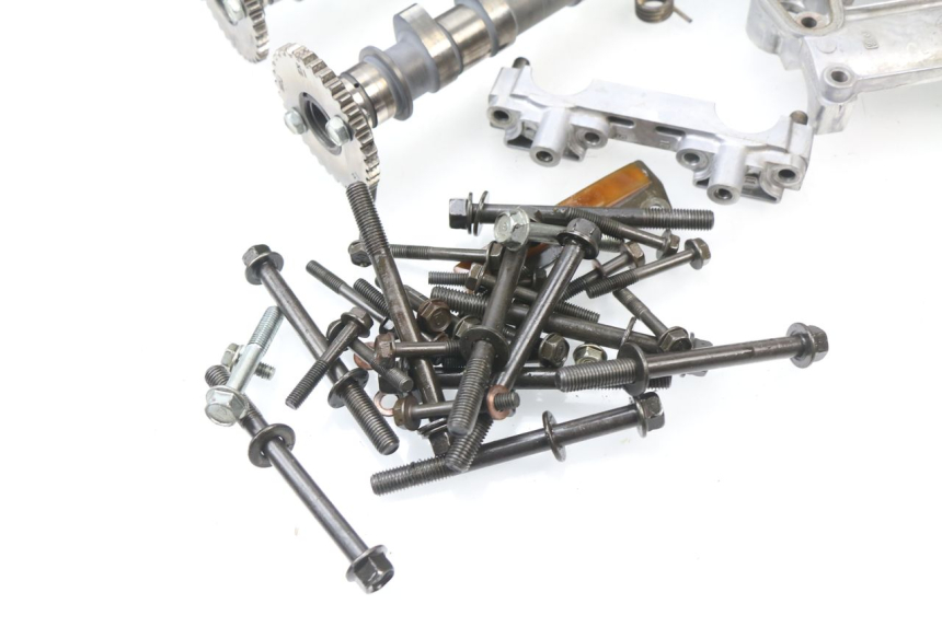 photo de Testata HONDA CBR 929 RR FIREBLADE 900 (2000 - 2001) - Primo piano tecnico