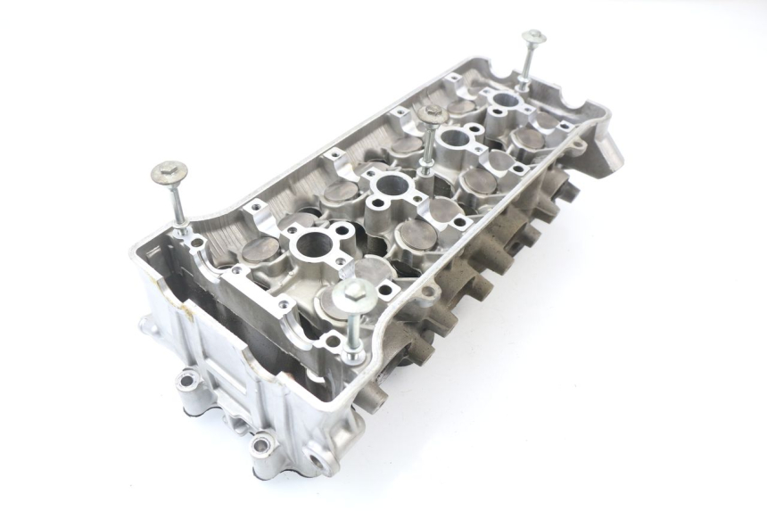 photo de Testata HONDA CBR 929 RR FIREBLADE 900 (2000 - 2001) - Zoom sui componenti