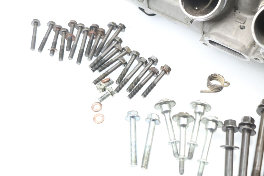 photo de Testata HONDA CBR 929 RR FIREBLADE 900 (2000 - 2001) - Foto prodotto supplementare