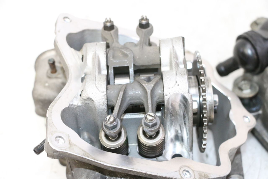 photo de TESTATA PIAGGIO XEVO - X EVO 125 (2007 - 2016)