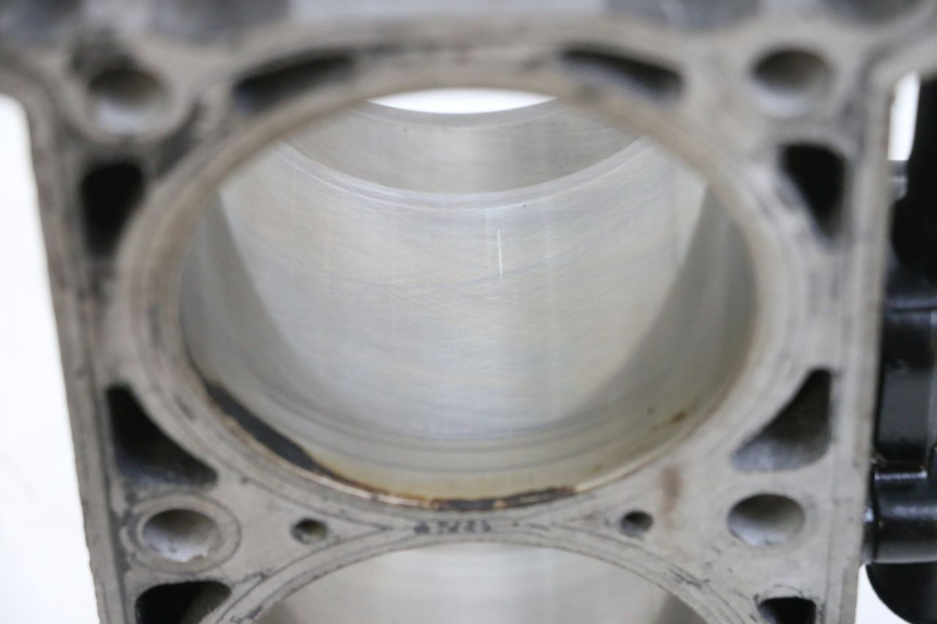 photo de CILINDRO PISTONE MV AGUSTA BRUTALE R WALLY 910 (2008 - 2008) - Zoom sui componenti