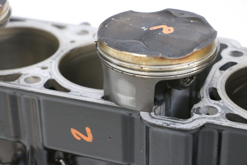 photo de CILINDRO PISTONE MV AGUSTA BRUTALE R WALLY 910 (2008 - 2008) - Stato della superficie e materiale