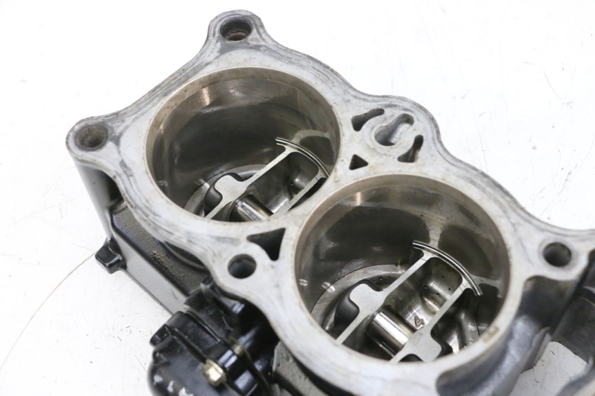 photo de CILINDRO PISTONE MV AGUSTA BRUTALE R WALLY 910 (2008 - 2008) - Dettagli dei punti di fissaggio