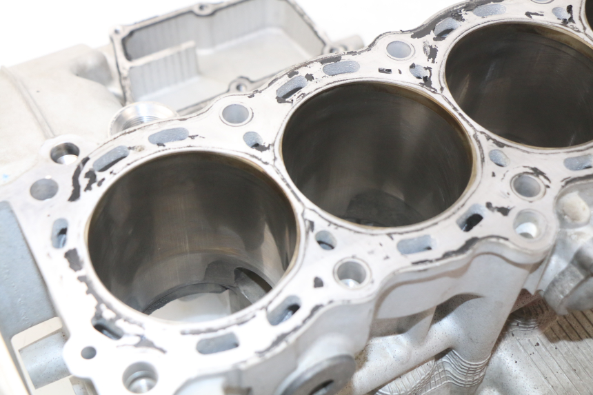 photo de CILINDRO PISTONE SUZUKI GSX-R GSXR K16 1000 (2012 - 2016) - Stato della superficie e materiale