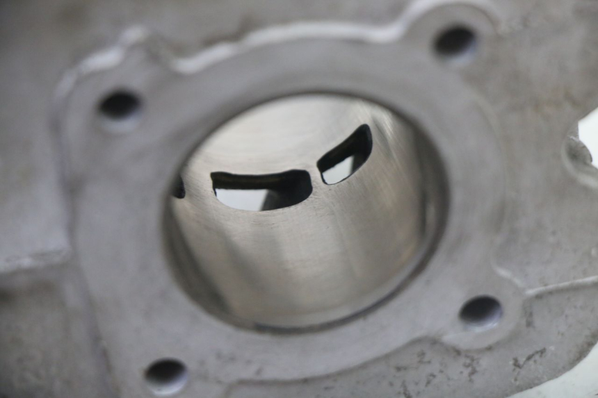 photo de CILINDRO PISTONE PEUGEOT KISBEE 2T 50 (2018 - 2022)