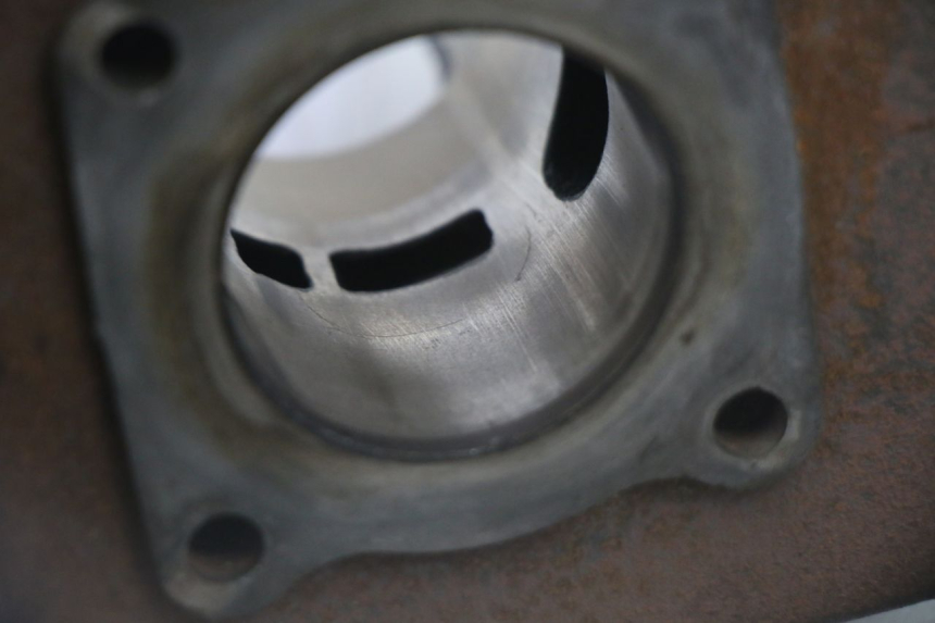 photo de CILINDRO PISTONE PEUGEOT KISBEE 2T 50 (2010 - 2017)