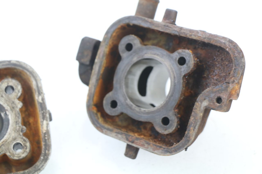 photo de CILINDRO PISTONE PEUGEOT LUDIX BLASTER 50 (2006 - 2014) - Primo piano ad alta risoluzione