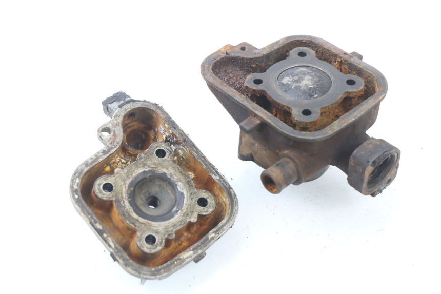 photo de CILINDRO PISTONE PEUGEOT LUDIX BLASTER 50 (2006 - 2014) - Altra angolazione