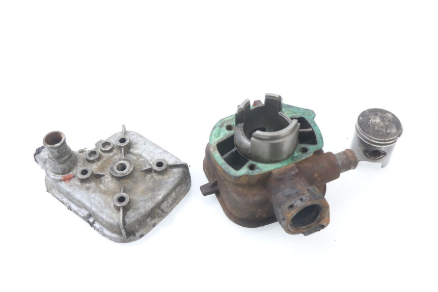 photo de CILINDRO PISTONE PEUGEOT LUDIX BLASTER 50 (2006 - 2014) - Dettagli dei punti di fissaggio