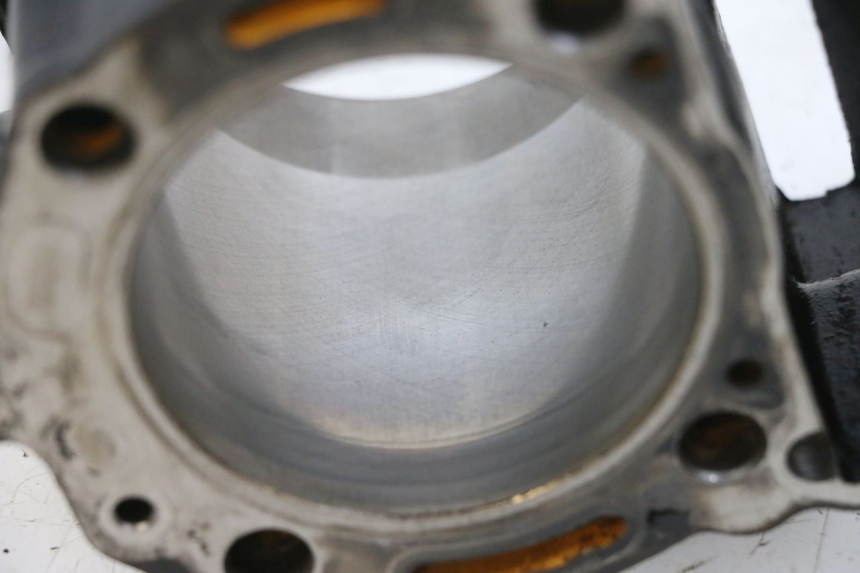 photo de CILINDRO PISTONE PIAGGIO MP3 RL 250 (2007 - 2010) - Altra angolazione