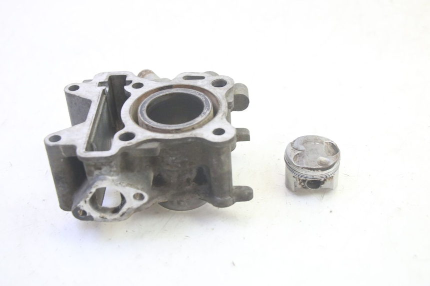 photo de CILINDRO PISTONE YAMAHA NEOS NEO'S 4T 50 (2008 - 2016) - Zoom sullo stato d'uso