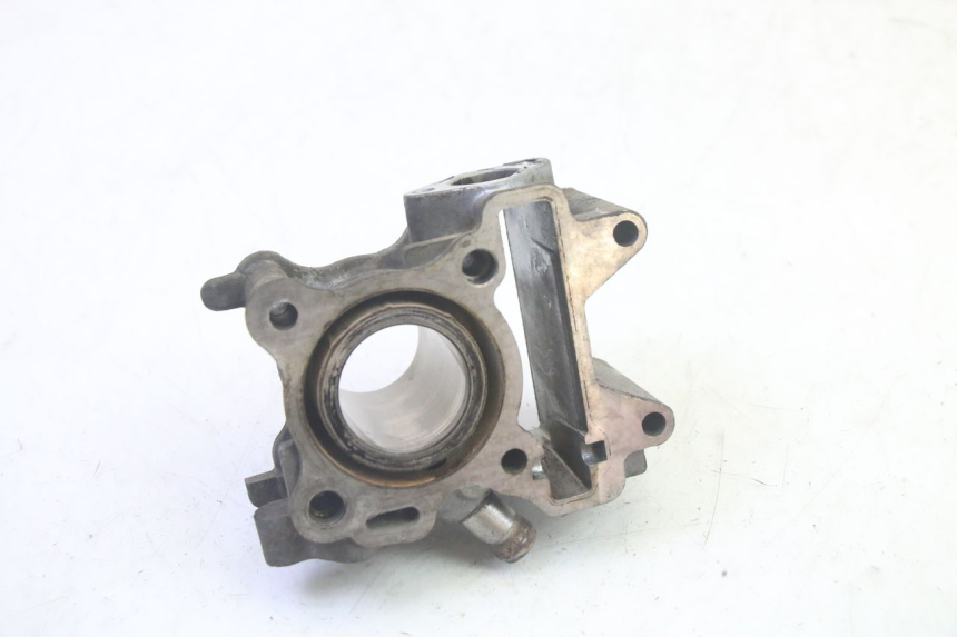 photo de CILINDRO PISTONE YAMAHA NEOS NEO'S 4T 50 (2008 - 2016) - Dettagli dei punti di fissaggio