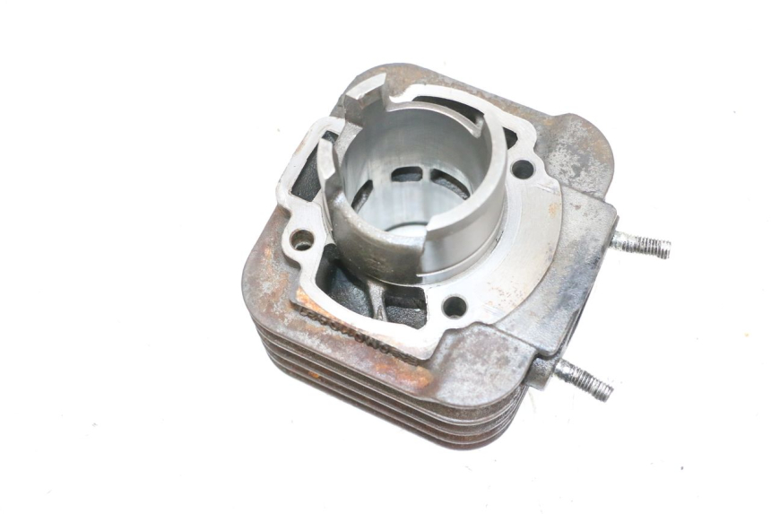 photo de CILINDRO PISTONE PIAGGIO NEW TYPHOON 50 (2018 - 2021) - Primo piano ad alta risoluzione