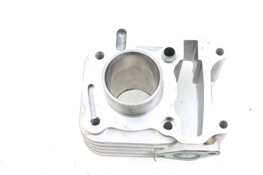 photo de CILINDRO PISTONE SYM ORBIT III 3 4T 50 (2018 - 2021) - Dettagli dei punti di fissaggio