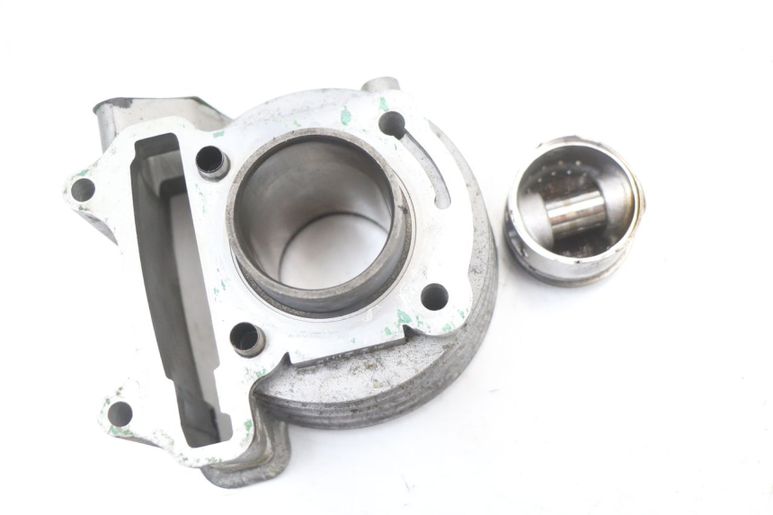 photo de CILINDRO PISTONE EUROCKA R8 4T 50 (2013 - 2022)