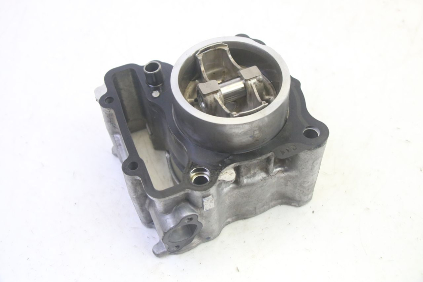 photo de CILINDRO PISTONE YAMAHA TRICITY 300 (2020 - 2024) - Dettagli dei punti di fissaggio