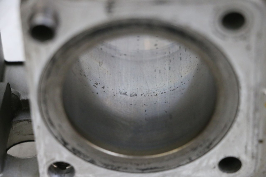 photo de CILINDRO PISTONE YAMAHA TTR 125 (2000 - 2020) - Primo piano tecnico