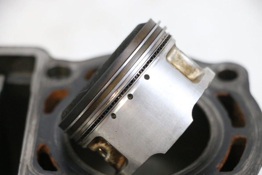 photo de CYLINDRE PISTON YAMAHA YP MAJESTY 125 (2002 - 2006) - Zoom sui componenti