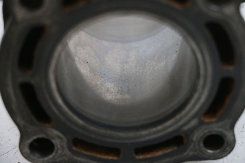 photo de CYLINDRE PISTON YAMAHA YP MAJESTY 125 (2002 - 2006) - Dettagli dei punti di fissaggio