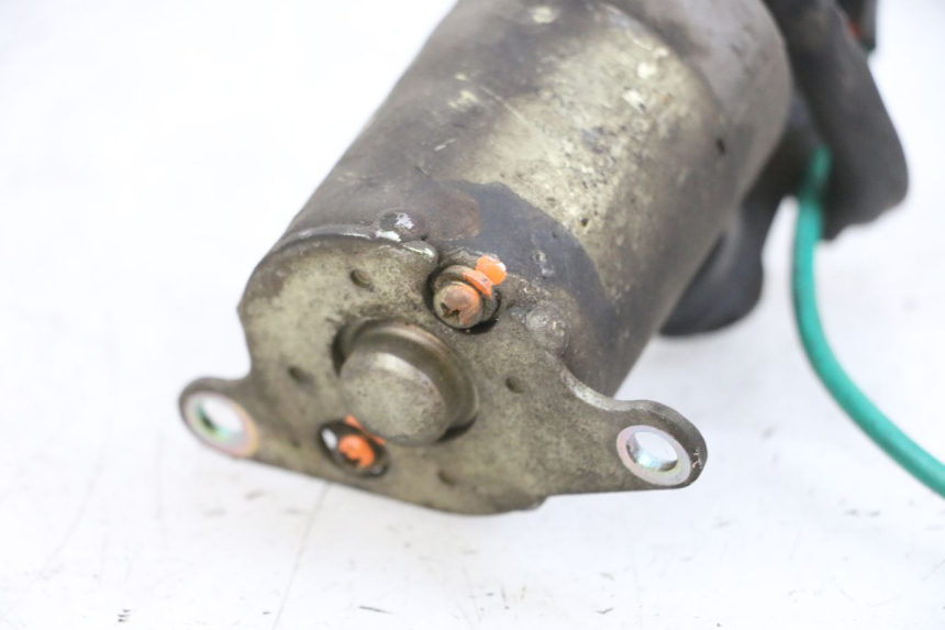 photo de AVVIAMENTO PEUGEOT SPEEDFIGHT 4 4T EFI 50 (2021 - 2025) - Altra angolazione