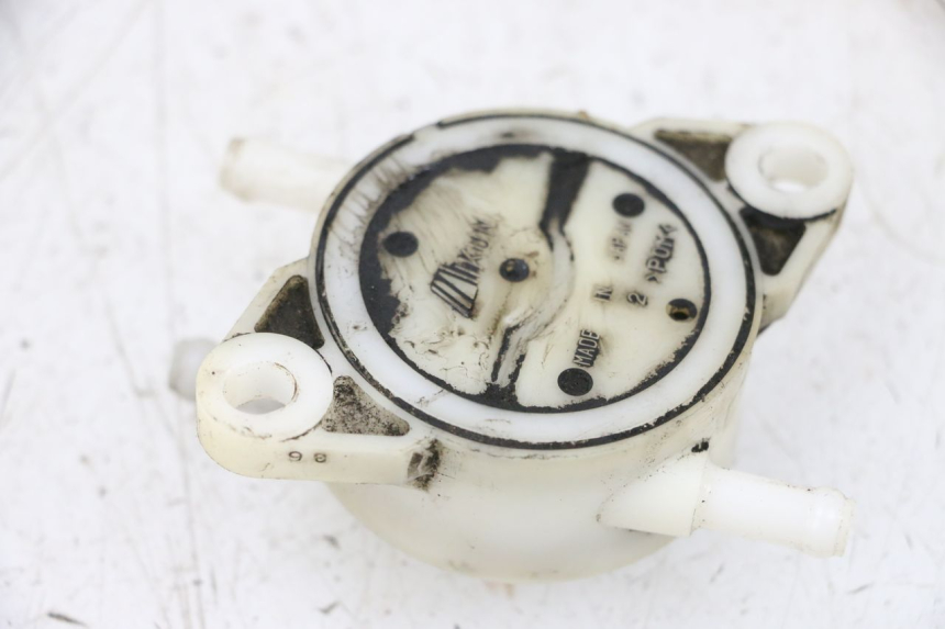 photo de DEPRESSIONE SERBATOIO PIAGGIO X8 125 (2004 - 2007) - Zoom sullo stato d'uso