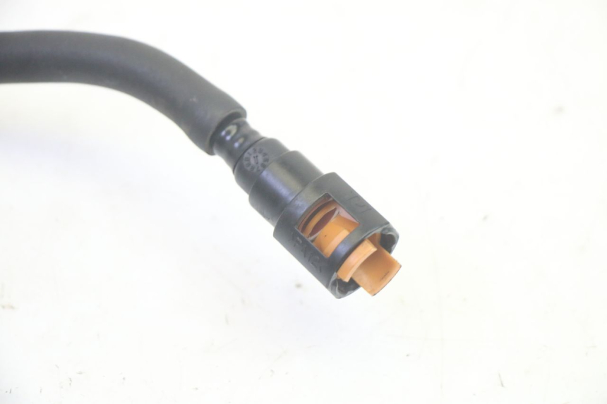 photo de TUBO INIETTORE SUZUKI BURGMAN EXECUTIVE ABS 650 (2006 - 2012) - Primo piano tecnico