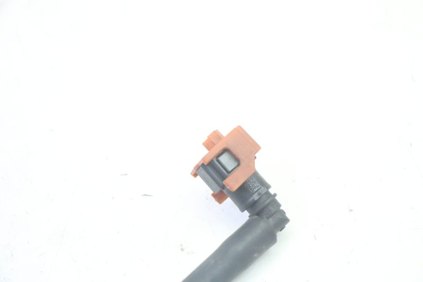 photo de TUBO INIETTORE YAMAHA FJR ABS 1300 (2006 - 2012) - Primo piano tecnico