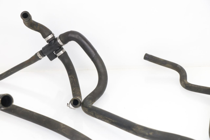 photo de Tubo del radiatore PIAGGIO VESPA GTS 125 (2007 - 2012)