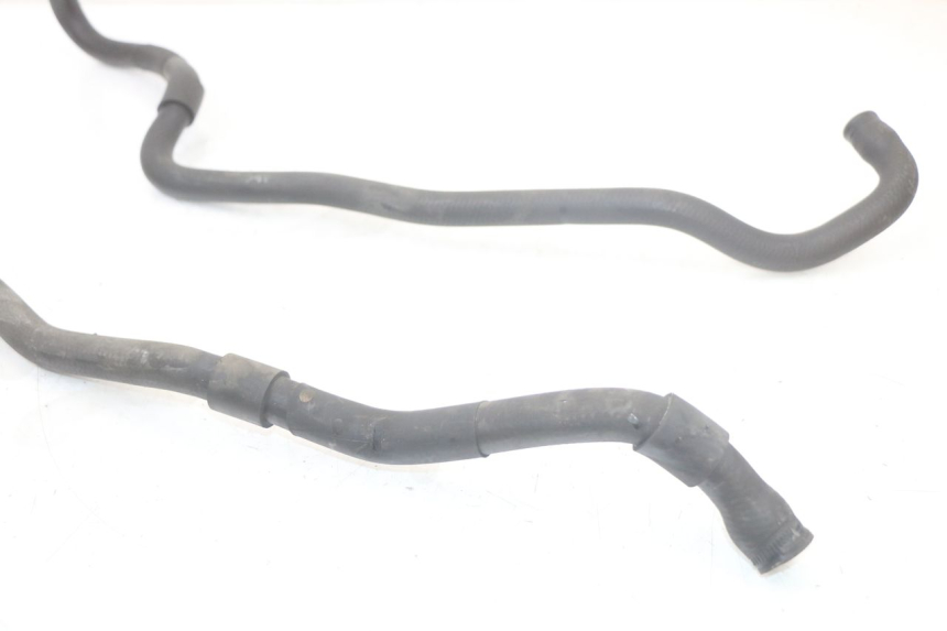 photo de TUBO DEL RADIATORE PIAGGIO XEVO - X EVO 125 (2007 - 2016) - Altra angolazione