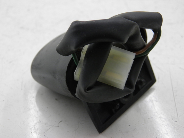 photo de Illuminazione della targa HONDA FES PANTHEON 125 (2003 - 2007)