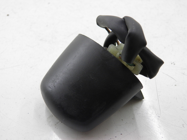 photo de Illuminazione della targa HONDA FES PANTHEON 125 (2003 - 2007)