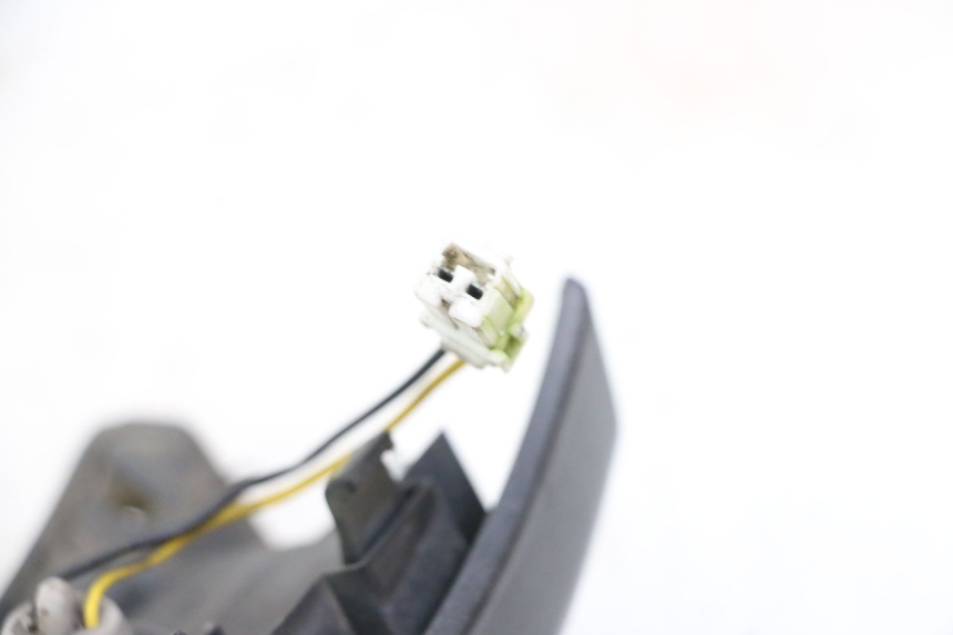 photo de LUCE TARGA PIAGGIO VESPA GRANTURISMO 200 (2004 - 2005)